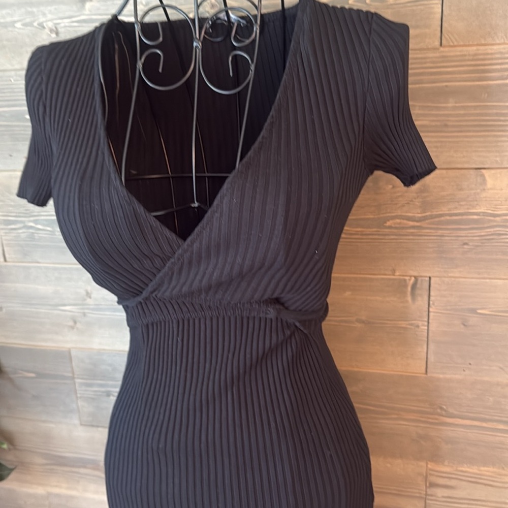 Zara black wrap ribbed short sleeve dress - Picture 2 of 4